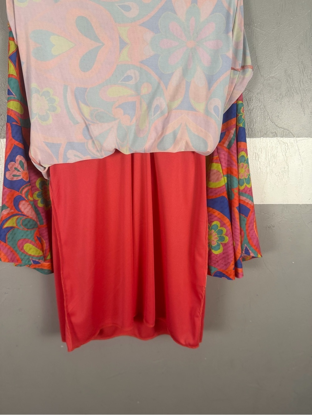 Judith March Bright Multicolor Floral & Heart Print V-Neck Tunic - Picture 6 of 9